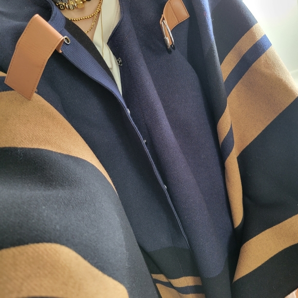 Brand new authentic Chloé cape - Picture 6 of 6